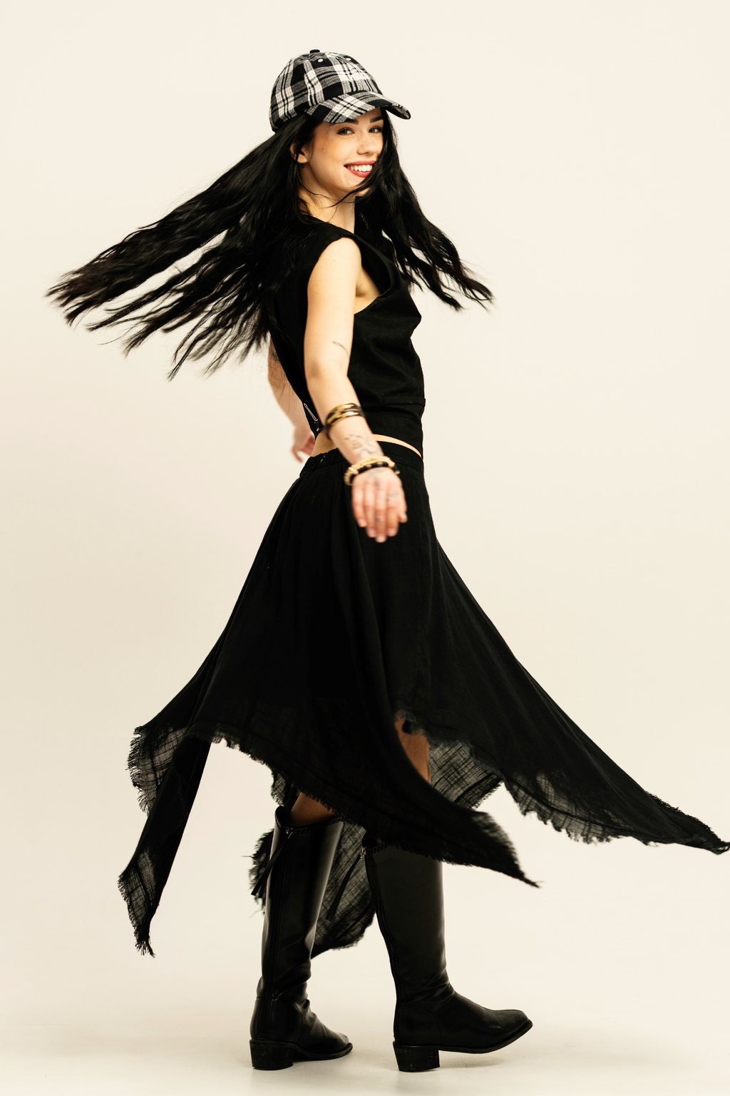 'Luminara' Linen Skirt - Black